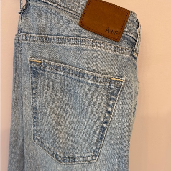 Abercrombie and Fitch Kennan Straight Stretch Light Blue Jeans - Picture 5 of 5